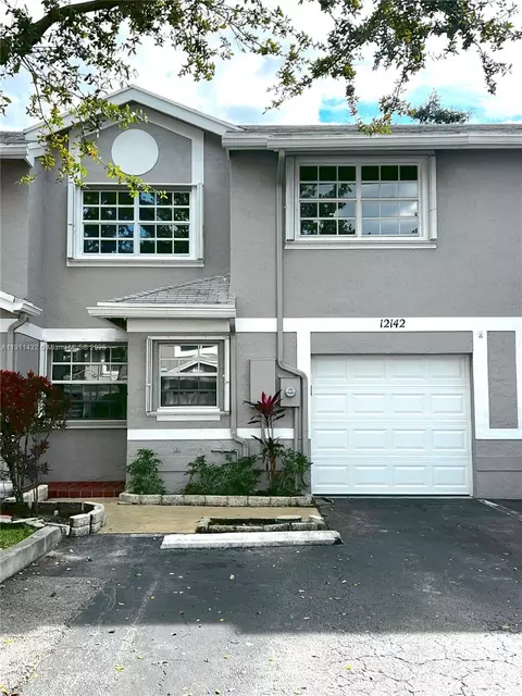 12142 SW 50th Ct, Cooper City, FL 33330