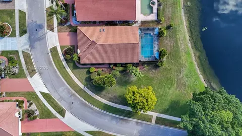 10858 White Aspen Ln, Boca Raton, FL 33428