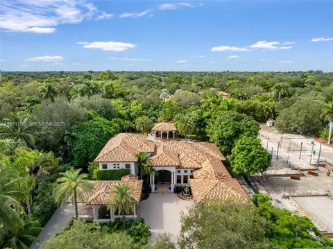 7030 SW 72nd Ct, Miami, FL 33143