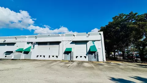 7955 NW 64th St, Medley, FL 33166