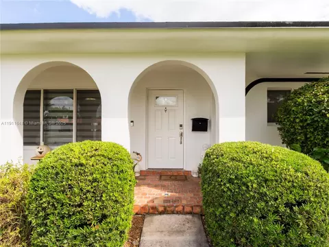 Exterior - 7877 W 16th Ave, Hialeah, FL 33014 photo 2 of 7