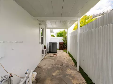 Exterior - 7877 W 16th Ave, Hialeah, FL 33014 photo 5 of 7