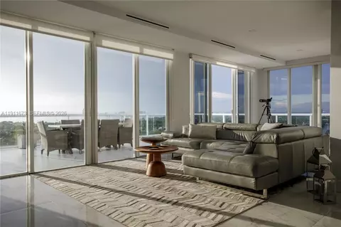 5001 Collins Ave #PH-1, Miami Beach, FL 33140