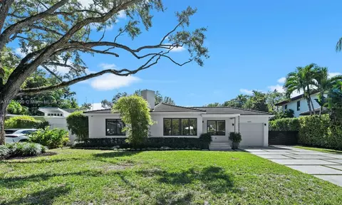 5840 SW 77th Ter, South Miami, FL 33143