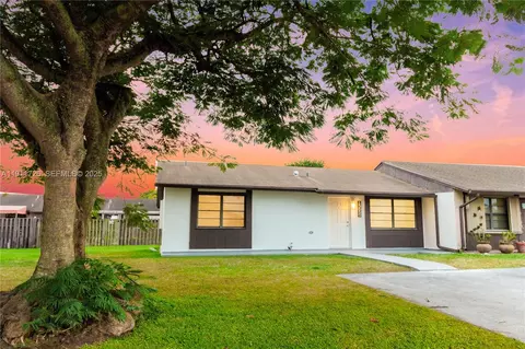 13550 SW 47th Ln, Miami, FL 33175