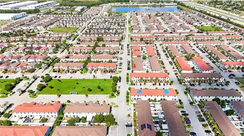 View/Area - 10547 W 34th Ct, Hialeah, FL 33018 photo 4 of 9