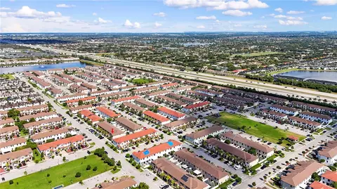 View/Area - 10547 W 34th Ct, Hialeah, FL 33018 photo 5 of 9