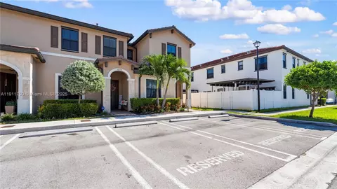 Exterior - 10547 W 34th Ct, Hialeah, FL 33018 photo 1 of 11