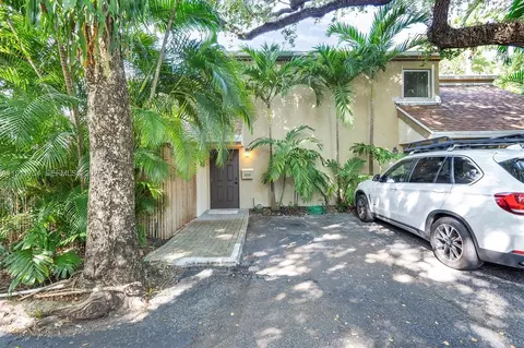 3235 Mcdonald St #5, Miami, FL 33133