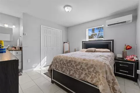Bedroom - 580 E 44th St, Hialeah, FL 33013 photo 6 of 7