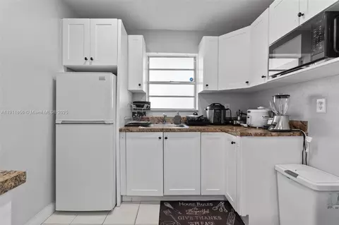 Kitchen - 580 E 44th St, Hialeah, FL 33013 photo 4 of 4