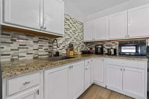 Kitchen - 580 E 44th St, Hialeah, FL 33013 photo 1 of 4