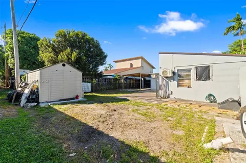 Exterior - 580 E 44th St, Hialeah, FL 33013 photo 4 of 5