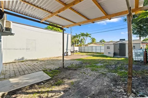 Exterior - 580 E 44th St, Hialeah, FL 33013 photo 2 of 5