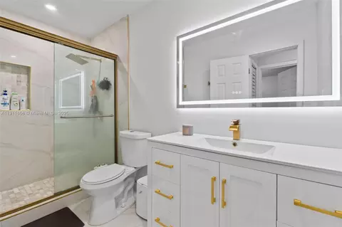 Bath - 580 E 44th St, Hialeah, FL 33013 photo 1 of 3