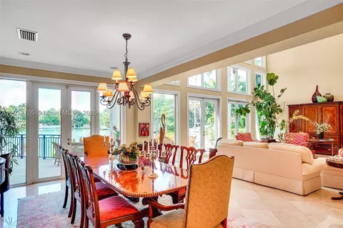 Dining - 550 Harbor Dr, Key Biscayne, FL 33149 photo 1 of 5