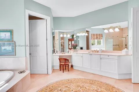 Bath - 550 Harbor Dr, Key Biscayne, FL 33149 photo 6 of 6