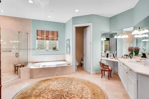 Bath - 550 Harbor Dr, Key Biscayne, FL 33149 photo 4 of 6