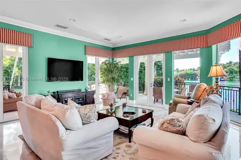 Living - 550 Harbor Dr, Key Biscayne, FL 33149 photo 6 of 7
