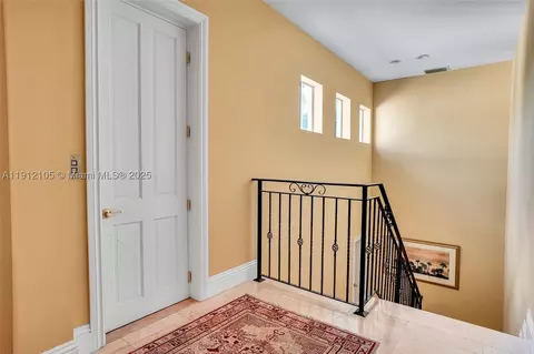 Entry Way - 550 Harbor Dr, Key Biscayne, FL 33149 photo 4 of 6