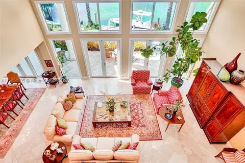 Living - 550 Harbor Dr, Key Biscayne, FL 33149 photo 4 of 7