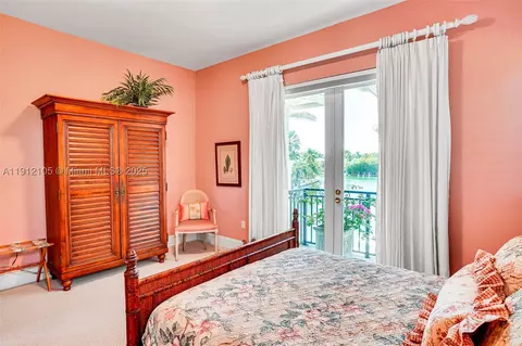 Bedroom - 550 Harbor Dr, Key Biscayne, FL 33149 photo 5 of 10