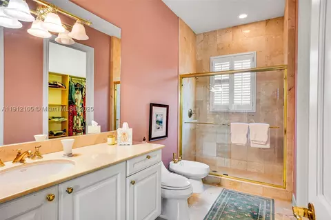 Bath - 550 Harbor Dr, Key Biscayne, FL 33149 photo 2 of 6