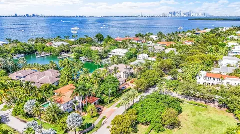 View/Area - 550 Harbor Dr, Key Biscayne, FL 33149 photo 3 of 5