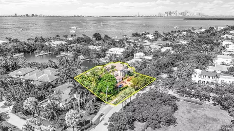 View/Area - 550 Harbor Dr, Key Biscayne, FL 33149 photo 4 of 5