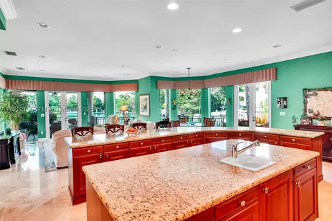 Kitchen - 550 Harbor Dr, Key Biscayne, FL 33149 photo 5 of 6