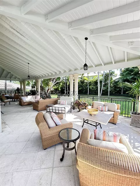 Exterior - 550 Harbor Dr, Key Biscayne, FL 33149 photo 8 of 8
