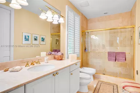 Bath - 550 Harbor Dr, Key Biscayne, FL 33149 photo 1 of 6