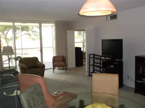 3080 N Course Dr #209, Pompano Beach, FL 33069