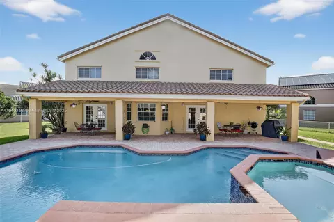 955 NW 197th Ter, Pembroke Pines, FL 33029
