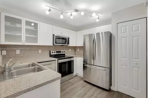 6141 NW 115th Pl #352, Doral, FL 33178