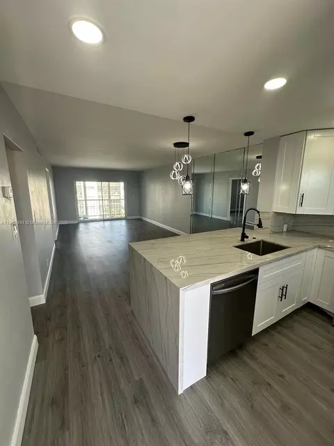 220 SW 9th Ave #406, Hallandale Beach, FL 33009