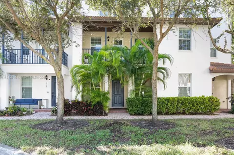 2565 SW 119th Ter, Miramar, FL 33025