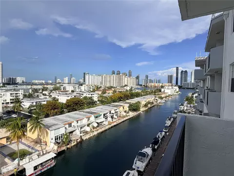 3703 NE 166th St #910, North Miami Beach, FL 33160