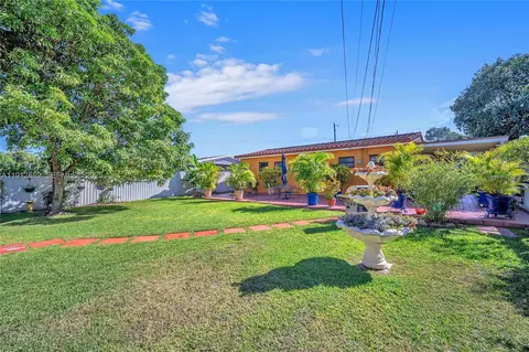 Exterior - 683 W 39th St, Hialeah, FL 33012 photo 4 of 12