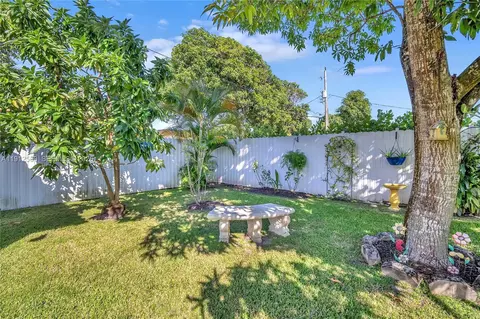 Exterior - 683 W 39th St, Hialeah, FL 33012 photo 6 of 12