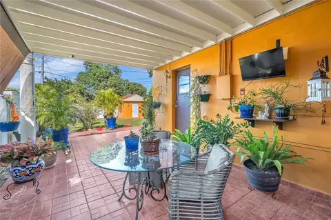 Exterior - 683 W 39th St, Hialeah, FL 33012 photo 12 of 12