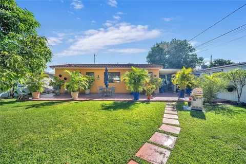 Exterior - 683 W 39th St, Hialeah, FL 33012 photo 5 of 12