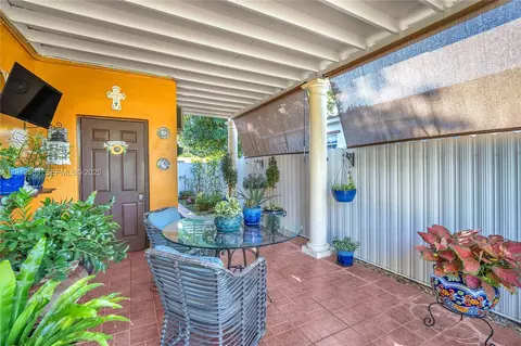 Exterior - 683 W 39th St, Hialeah, FL 33012 photo 11 of 12