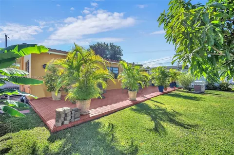Exterior - 683 W 39th St, Hialeah, FL 33012 photo 10 of 12
