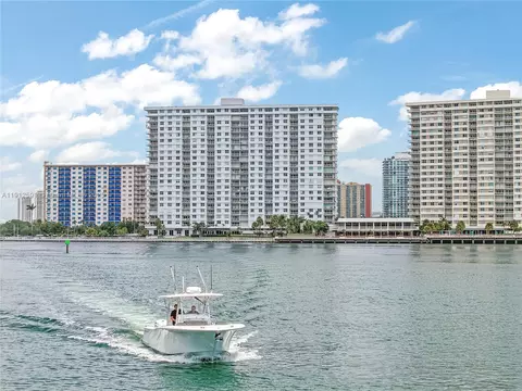 500 Bayview Dr #117, Sunny Isles Beach, FL 33160