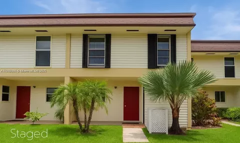 3321 Farragut St #7D, Hollywood, FL 33021