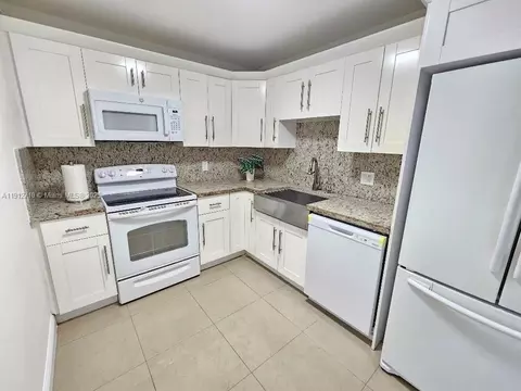 1200 NE Miami Gardens Dr #710W, Miami, FL 33179