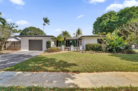 201 NW 77th Way, Pembroke Pines, FL 33024