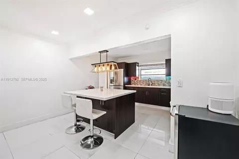 Kitchen - 5355 W 5th Ln, Hialeah, FL 33012 photo 2 of 5