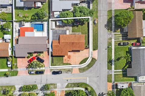 View/Area - 5355 W 5th Ln, Hialeah, FL 33012 photo 4 of 5